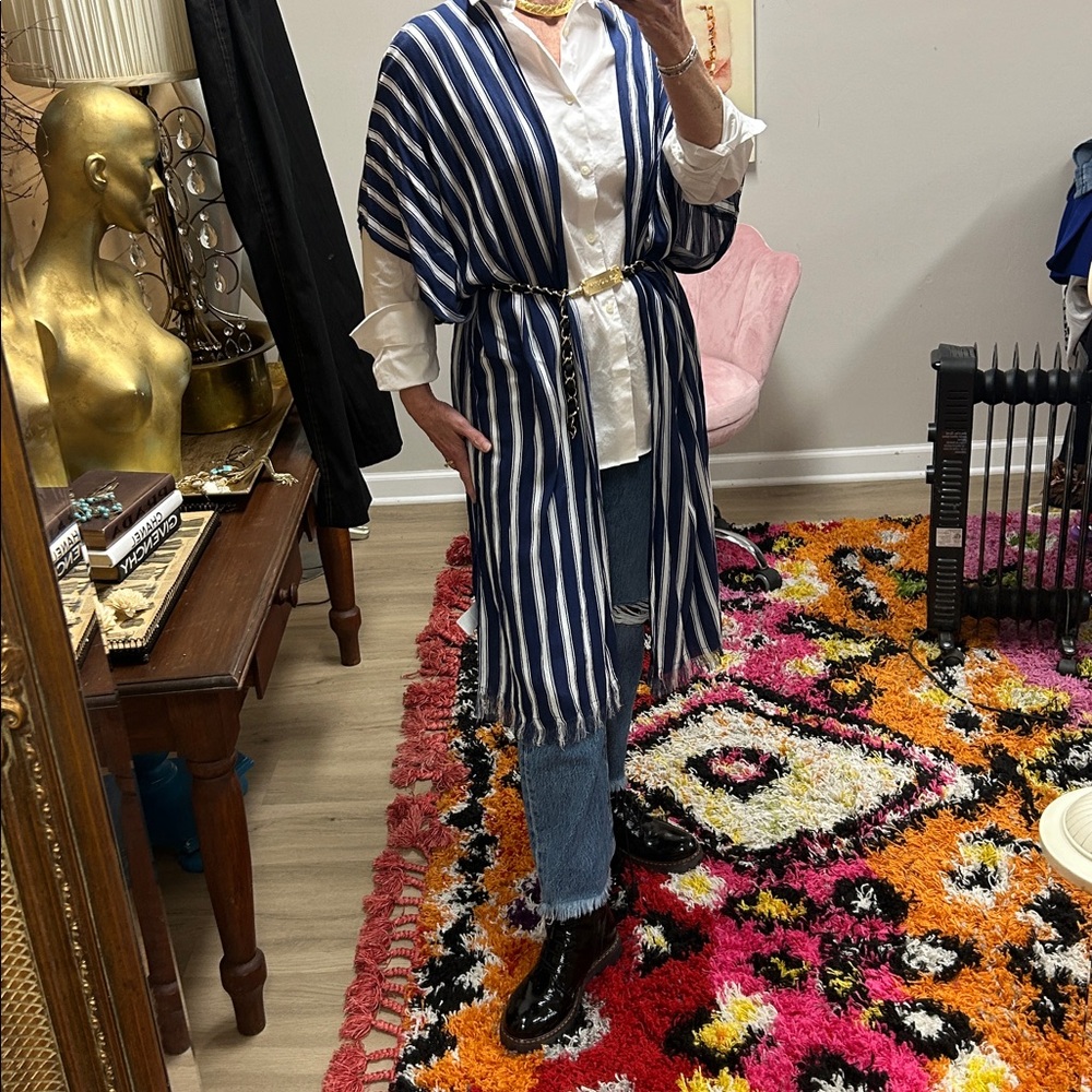Breezy Navy Topper